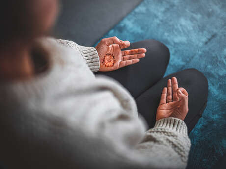 Yoga e massaggio ayurvedico Abhyanga - Claire Sicre